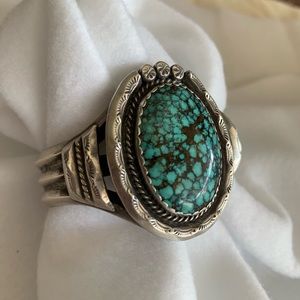 Large Navajo Sterling Silver Turquoise bracelet/cuff, vintage.